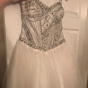Women’s white dress